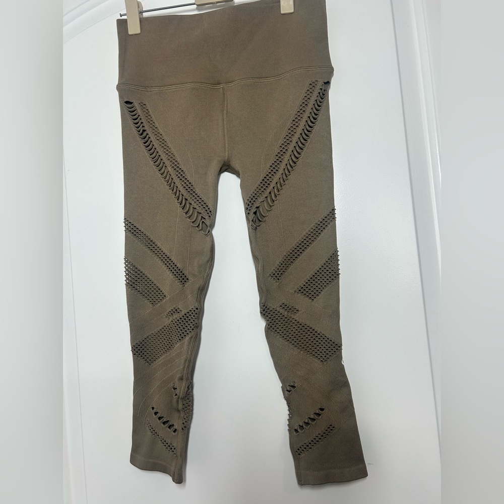 Alo Yoga Seamless Radiance Brown Mesh Tan Leggings size XS athleisure workout - Picture 8 of 13